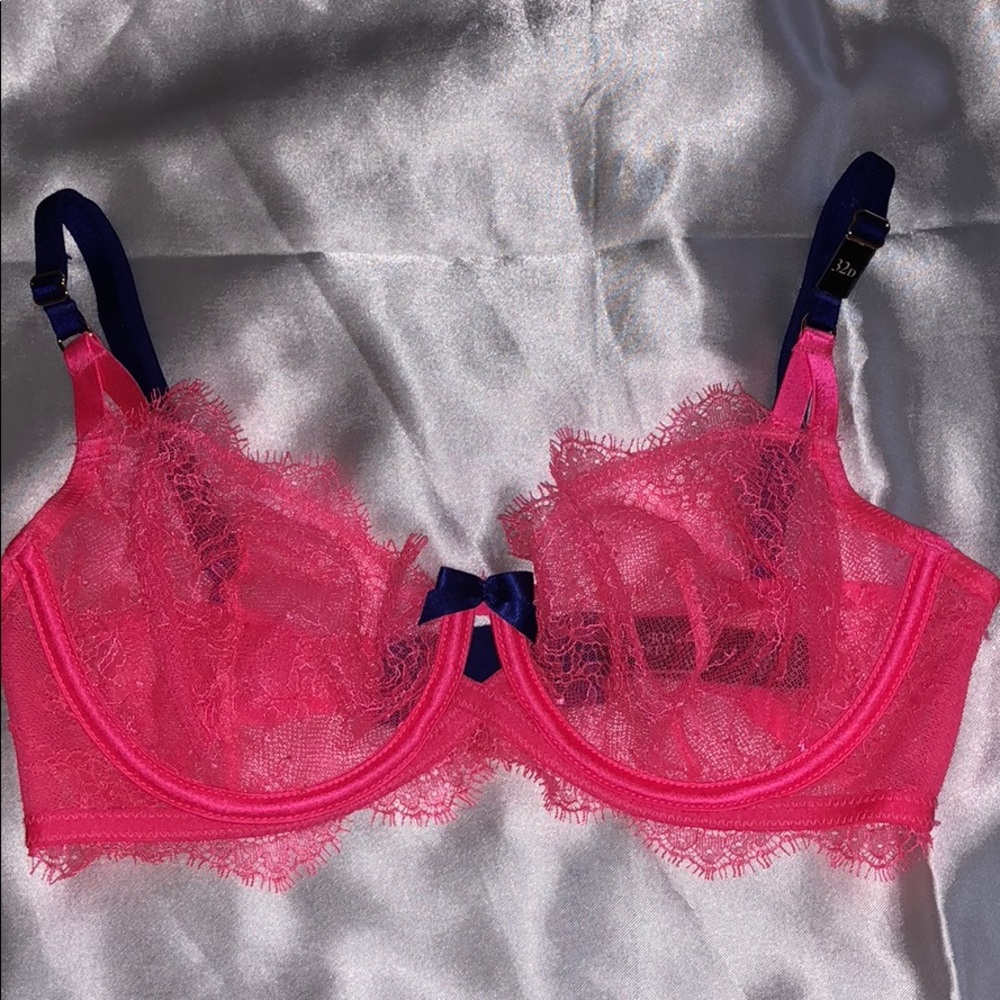 Unlined Victoria secret bra